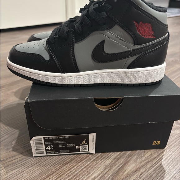 jordan 1 mid 4.5